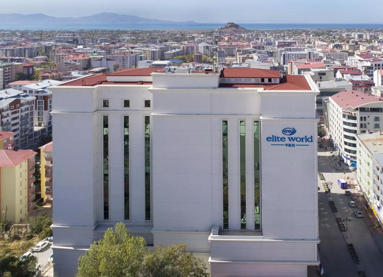 هتل الیت ورد وان